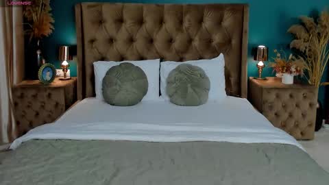 Alexis online show from October 12, 2025, 5:17 am