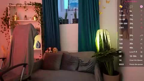 Snapshot of alexis_luv_ chatting on October 24, 2025, 2:13 pm Alexis online show from October 24, 2025, 2:13 pm