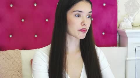 alexisdevine online show from May 18, 2026, 4:29 am