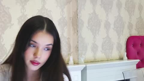 alexisdevine online show from May 27, 2026, 4:31 am