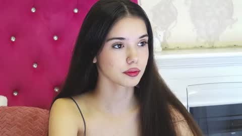 alexisdevine online show from June 15, 2026, 4:25 am