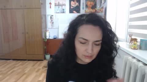 AlexisMillers online show from April 27, 2026, 9:40 am