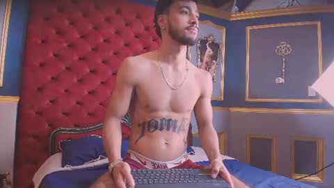 alexisstonne online show from June 25, 2026, 2:33 am