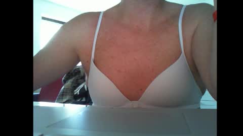 Alexia online show from October 8, 2025, 3:20 pm