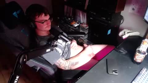 Snapshot of alexlong20 chatting on November 19, 2025, 6:46 am alexlong20 online show from November 19, 2025, 6:46 am