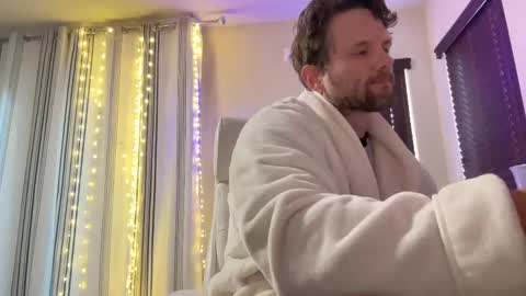 Snapshot of alexmanndickerson chatting on October 6, 2025, 2:14 pm Alex Mann online show from October 6, 2025, 2:14 pm