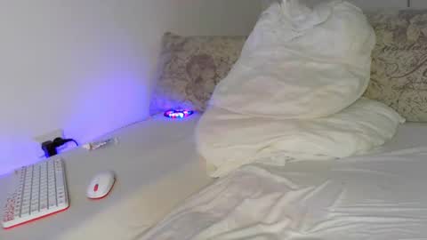 Snapshot of alexnovakk chatting on January 27, 2025, 1:19 pm Alex online show from January 27, 2025, 1:19 pm