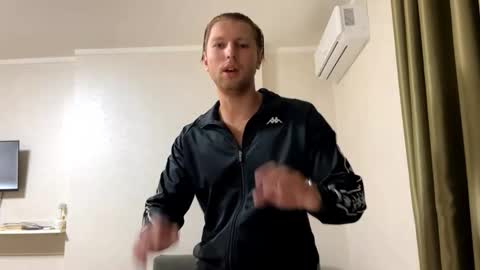 Snapshot of alexs_bugatti chatting on October 23, 2025, 8:18 pm Alex online show from October 23, 2025, 8:18 pm