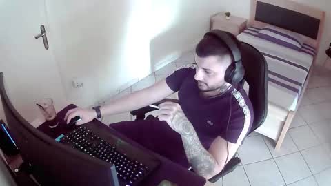 Snapshot of alexthepro00 chatting on June 10, 2026, 8:35 am alexthepro00 online show from June 10, 2026, 8:35 am