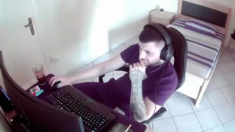 Snapshot of alexthepro00 chatting on June 14, 2026, 10:17 am alexthepro00 online show from June 14, 2026, 10:17 am