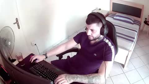 Snapshot of alexthepro00 chatting on June 21, 2026, 1:35 pm alexthepro00 online show from June 21, 2026, 1:35 pm