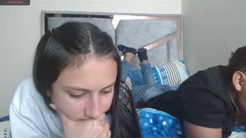 alex y luisa online show from February 14, 2025, 6:51 pm