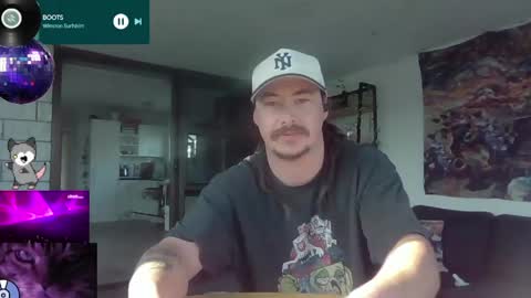 Alex online show from May 1, 2026, 11:42 pm
