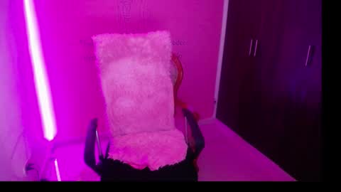 alexxa_1111 online show from September 16, 2025, 1:39 am