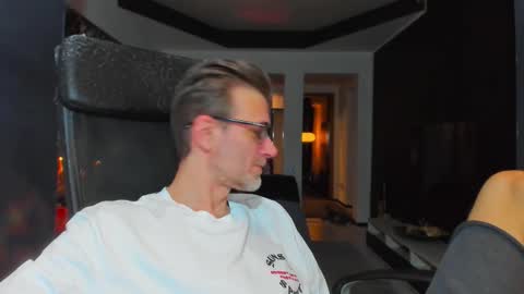 alexxian online show from September 9, 2025, 2:00 am