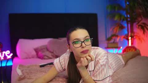 Alexxis Rae online show from November 5, 2025, 4:34 am