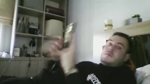 alexxro20 online show from February 18, 2026, 12:23 pm