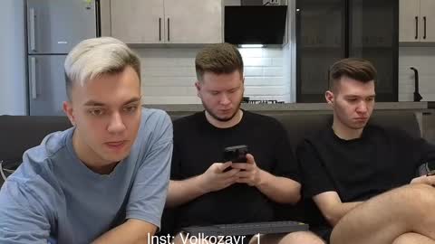 Snapshot of alexxx_d chatting on October 19, 2025, 1:23 pm AlexDimaIgor online show from October 19, 2025, 1:23 pm