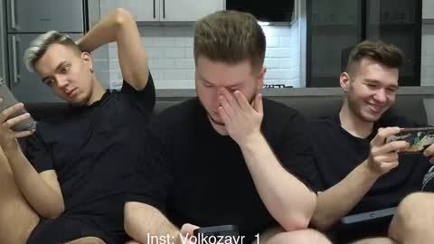 Snapshot of alexxx_d chatting on October 22, 2025, 8:41 pm AlexDimaIgor online show from October 22, 2025, 8:41 pm