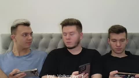 Snapshot of alexxx_d chatting on October 27, 2025, 7:29 pm AlexDimaIgor online show from October 27, 2025, 7:29 pm