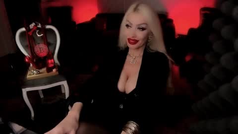 AlfaFemale online show from December 20, 2024, 7:22 am