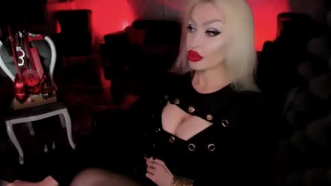 AlfaFemale online show from September 15, 2025, 8:42 pm