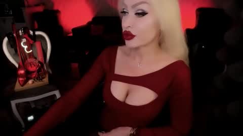 Snapshot of alfa_female chatting on October 27, 2025, 6:28 am AlfaFemale online show from October 27, 2025, 6:28 am