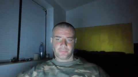 alfiesolomons87 online show from May 4, 2026, 7:43 pm