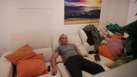 Snapshot of alfret35 chatting on October 14, 2025, 7:42 am alfret35 online show from October 14, 2025, 7:42 am