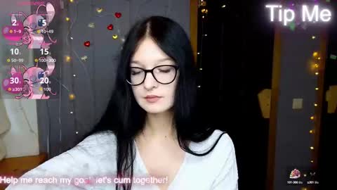 Snapshot of alicamoons chatting on September 18, 2025, 11:45 am Alica online show from September 18, 2025, 11:45 am