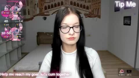 Snapshot of alicamoons chatting on October 14, 2025, 11:33 am Alica online show from October 14, 2025, 11:33 am