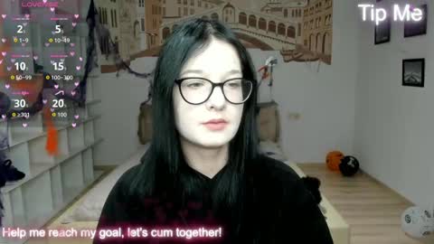 Snapshot of alicamoons chatting on November 1, 2025, 6:37 am Alica online show from November 1, 2025, 6:37 am