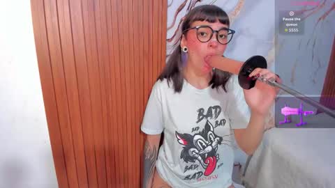 Snapshot of alice14cullen chatting on October 8, 2025, 7:44 pm alice online show from October 8, 2025, 7:44 pm