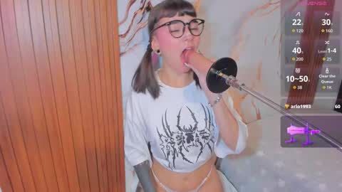 Snapshot of alice14cullen chatting on October 20, 2025, 8:09 pm alice online show from October 20, 2025, 8:09 pm