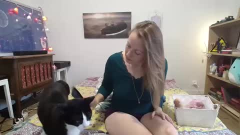 Alice online show from October 24, 2025, 8:33 am