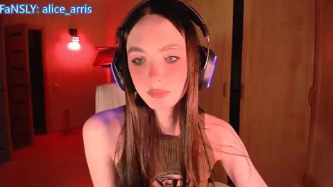 Alice Aris online show from May 13, 2026, 5:43 pm