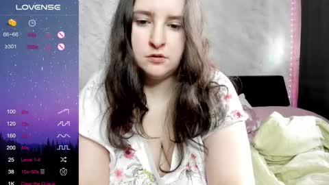 Snapshot of alice_allens chatting on October 3, 2025, 10:45 am Alice online show from October 3, 2025, 10:45 am