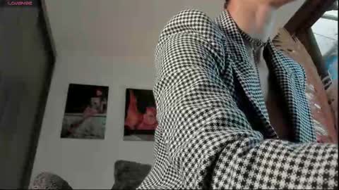 Snapshot of alice_barry chatting on October 14, 2025, 2:18 pm Alice online show from October 14, 2025, 2:18 pm