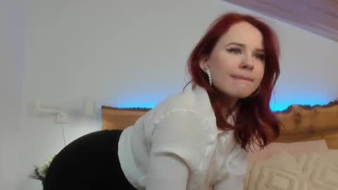 Snapshot of alice_bess chatting on February 27, 2025, 6:31 pm Alice.....Welcome to my room Lets get to know each other better and have an unforgettable time online show from February 27, 2025, 6:31 pm