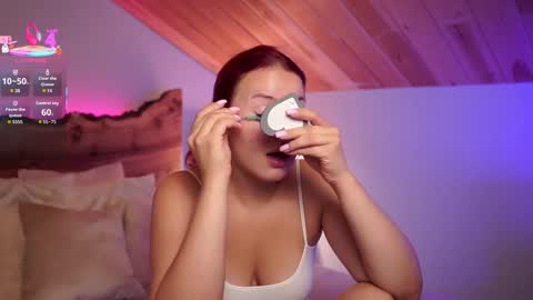Snapshot of alice_bess chatting on September 11, 2025, 10:59 am Alice.....Welcome to my room Lets get to know each other better and have an unforgettable time online show from September 11, 2025, 10:59 am