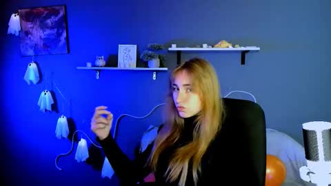 Snapshot of alice_cold chatting on October 27, 2025, 9:35 am alice_cold online show from October 27, 2025, 9:35 am