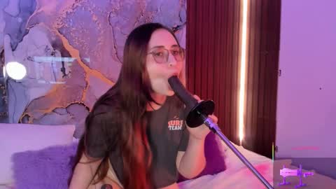 Mey online show from December 14, 2025, 4:51 am