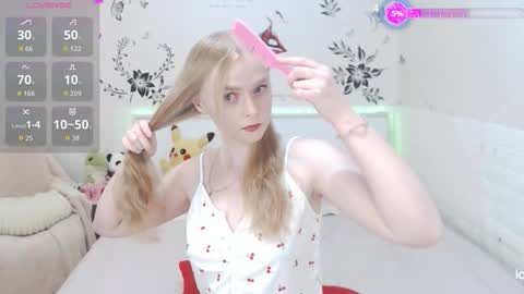 Snapshot of alice_d0ll chatting on September 28, 2025, 11:10 pm Alice  online show from September 28, 2025, 11:10 pm