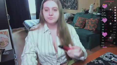 Snapshot of alice_dreamgirl_ chatting on April 19, 2026, 11:42 am Alice 3 online show from April 19, 2026, 11:42 am