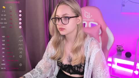Snapshot of alice_elf chatting on February 23, 2025, 11:04 pm Alice online show from February 23, 2025, 11:04 pm