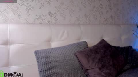 Snapshot of alice_elf chatting on October 6, 2025, 10:51 pm Alice online show from October 6, 2025, 10:51 pm