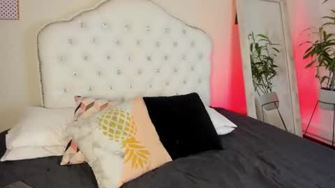 Snapshot of alice_graay_ chatting on September 26, 2025, 8:35 pm Alice Graay online show from September 26, 2025, 8:35 pm