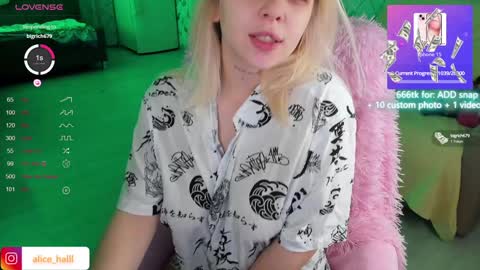 alice_halle online show from December 4, 2024, 8:45 am
