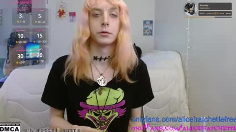 Snapshot of alice_hatchette chatting on September 28, 2025, 4:45 pm Alice Hatchette online show from September 28, 2025, 4:45 pm