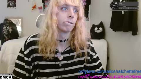 Snapshot of alice_hatchette chatting on October 13, 2025, 8:53 pm Alice Hatchette online show from October 13, 2025, 8:53 pm